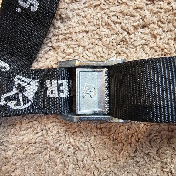 Lot of 4 Gunner Kennel Tie Down Strap 8' and Ruff Land Kennel Tie Down Bracket - Picture 5 of 11